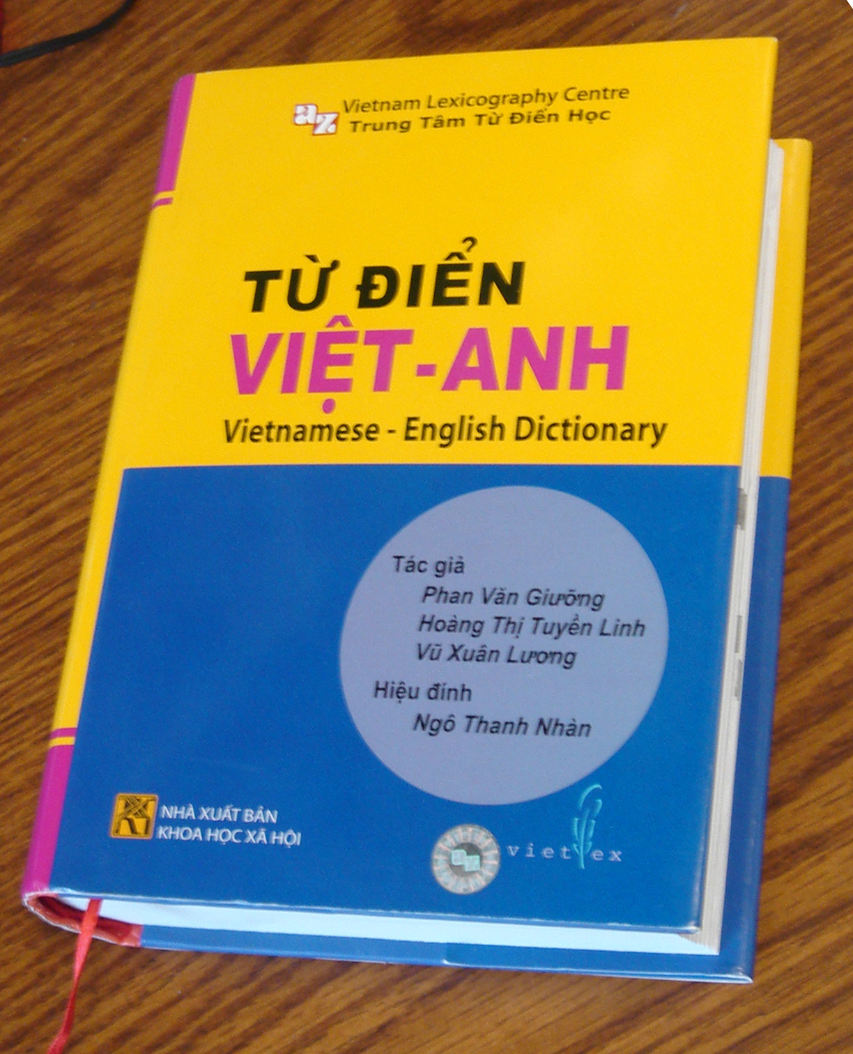 Vietlex Vietnamese English Dictionary 2012 Cover